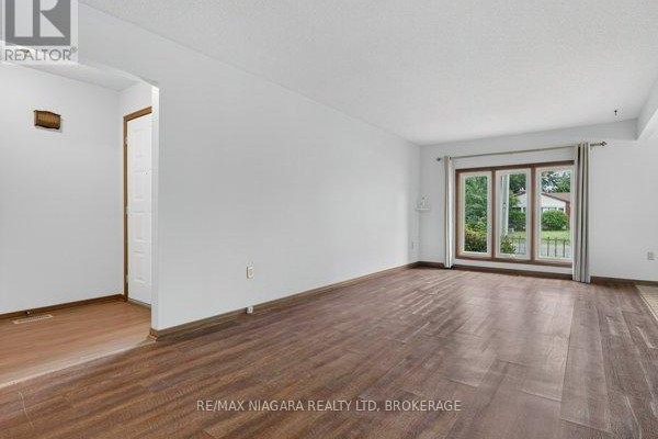 34 Crestcombe Road, St  Catharines, ON, photo 3
