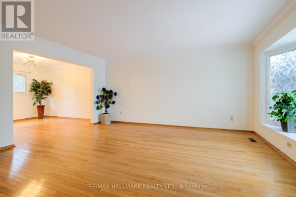 Primary Bedroom - 34 Harringay Crescent, Toronto, ON M1W1Z3 Photo 5