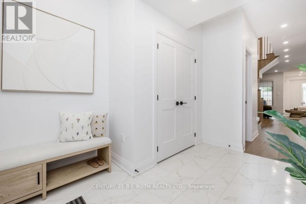 34 Kiernan Crescent N, New Tecumseth, ON L9R0V3 Photo 4