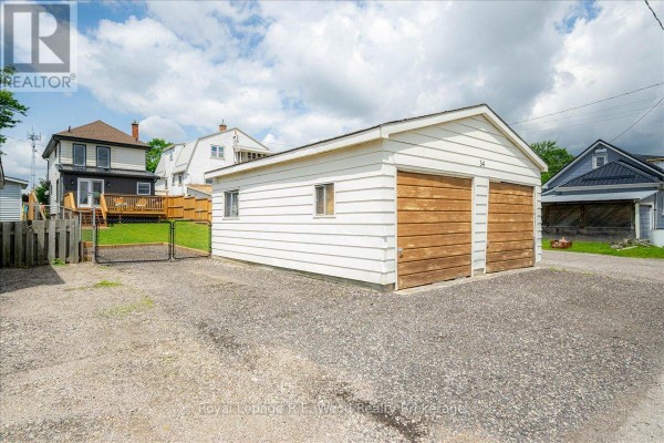 Primary Bedroom - 34 King Street, Tillsonburg, ON N4G3E5 Photo 3