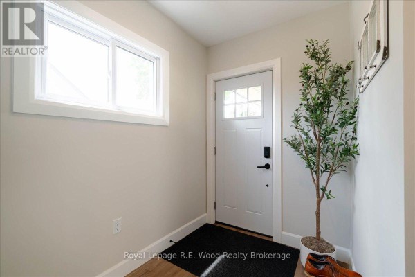 Living room - 34 King Street, Tillsonburg, ON N4G3E5 Photo 4