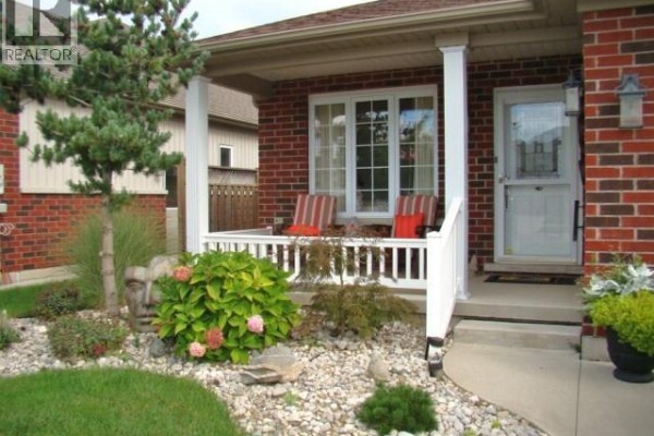 Family room/Fireplace - 34 Lanz Boulevard, Blenheim, ON N0P1A0 Photo 3
