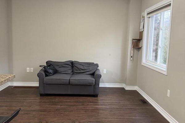 34 Markham Trail, Clarington, ON L1C0S4 Photo 2