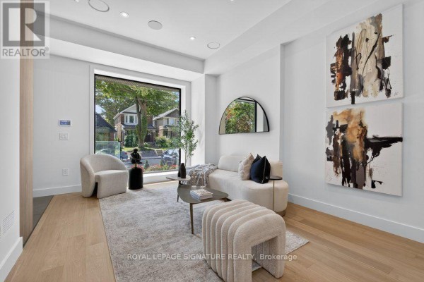 Living room - 34 Northview Avenue, Toronto, ON M1N1W1 Photo 5
