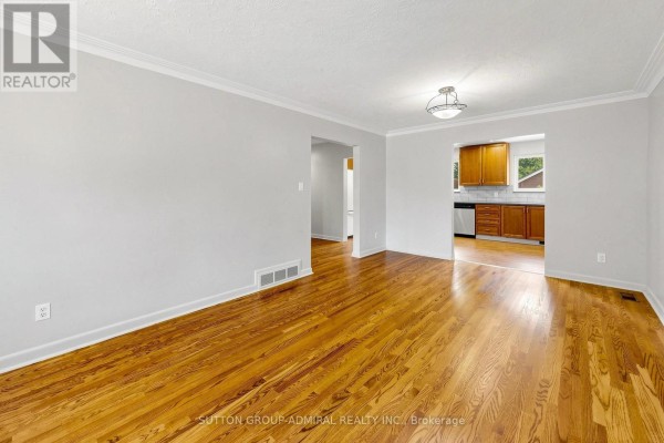 Bedroom 2 - 34 Paragon Road, Toronto, ON M9R1J8 Photo 5