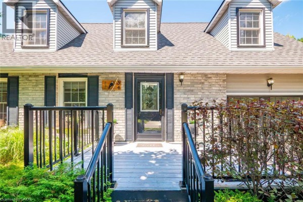 Close-up view of the front porch and entrance door of a residential house. - 34 Peachtree Crescent, Cambridge