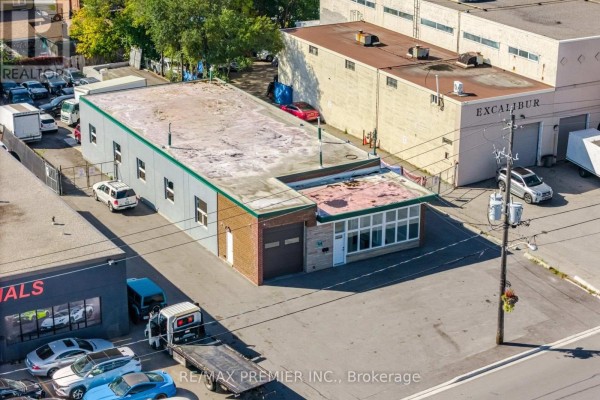 34 Rivalda Road E, Toronto, ON M9M2M3 Photo 4