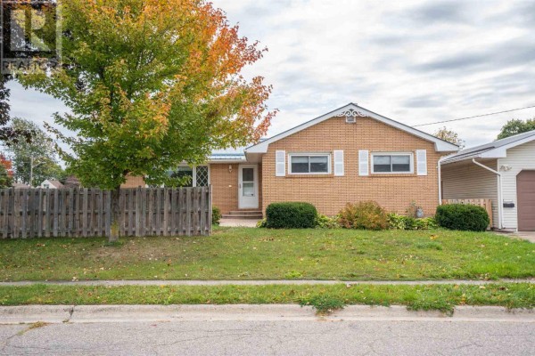 34 Routledge Ave, Sault Ste  Marie, ON, photo 2