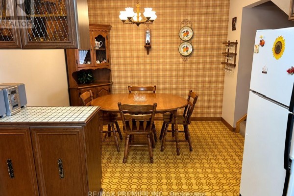 Kitchen - 34 Rutherford Avenue, Toronto, ON M6M2C6 Photo 4