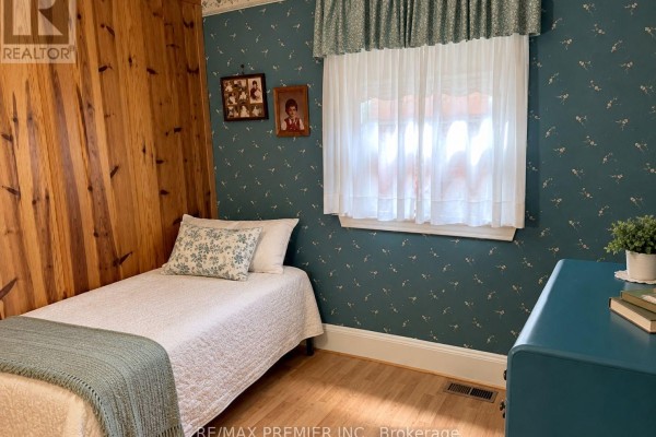 Family room - 34 Rutherford Avenue, Toronto, ON M6M2C6 Photo 5