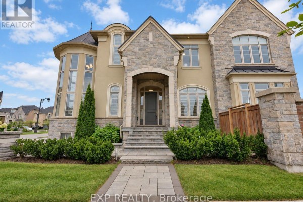 34 Settlement Crescent, Richmond Hill, ON L4E1E4 Photo 3