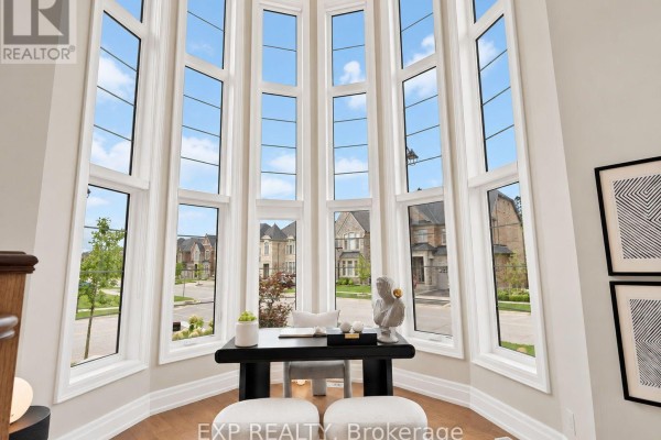 34 Settlement Crescent, Richmond Hill, ON L4E1E4 Photo 4