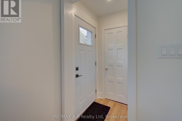 Bathroom - 34 Somerset Street, Stratford, ON N5A6K1 Photo 5