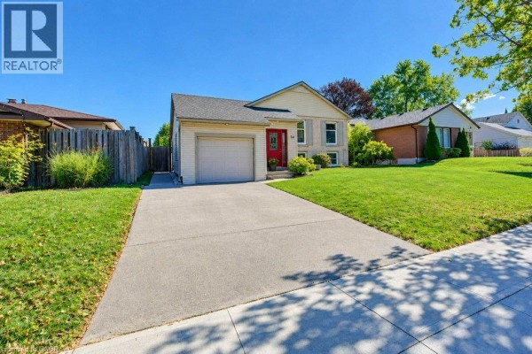 4pc Bathroom - 34 Wayne Drive, Kitchener, ON N2A1M2 Photo 4