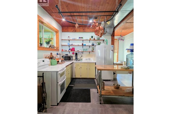 Pantry - 34 Wilkenson Avenue, Granisle, BC V0J1W0 Photo 5