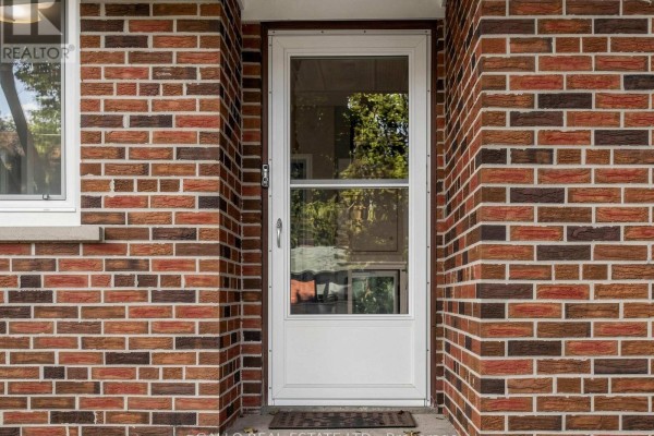 340 Boyer Street, Whitchurch Stouffville, ON, photo 2
