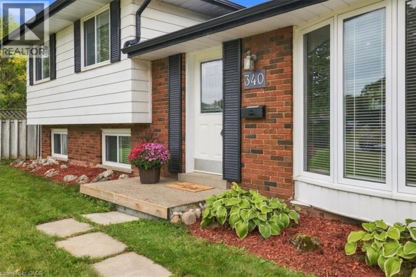 Recreation room - 340 Duncombe Drive, Burlington, ON L7L4M1 Photo 3