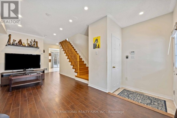 Primary Bedroom - 340 Flagstone Way, Newmarket, ON L3X2R8 Photo 4