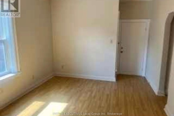 340 Mcintyre Street W, North Bay, ON P1B2Z1 Photo 3