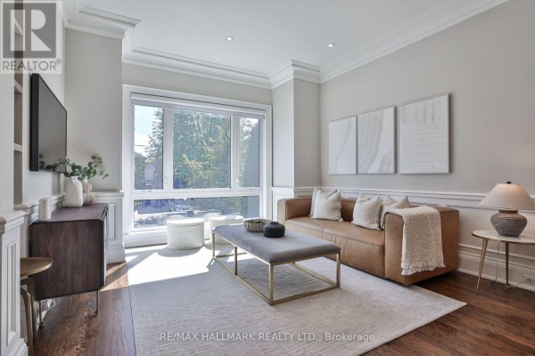 Family room - 340 St Germain Avenue, Toronto, ON M5M1W5 Photo 4