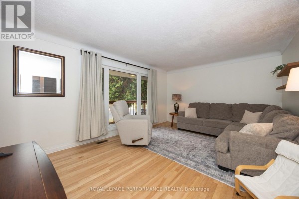 Kitchen - 340 St-denis Street, Ottawa, ON K1L5J2 Photo 4