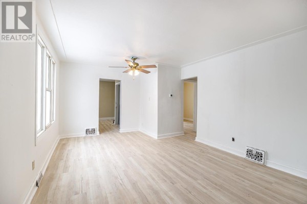 340 Wellington St, Sault Ste  Marie, ON, photo 2