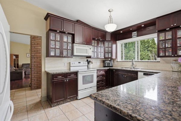 34017 Marshall Road, Abbotsford, BC V2S1L8 Photo 5