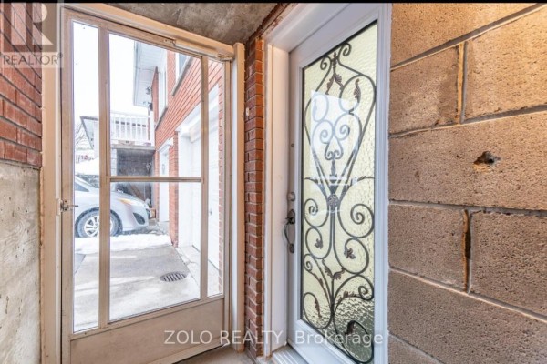 3402 Frobex Court, Mississauga, ON, photo 2