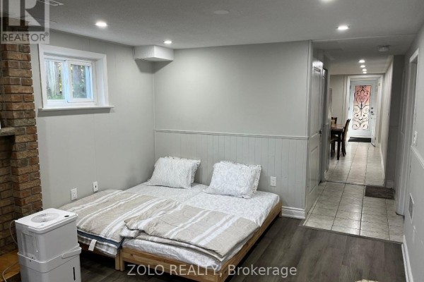 3402 Frobex Court, Mississauga, ON, photo 3