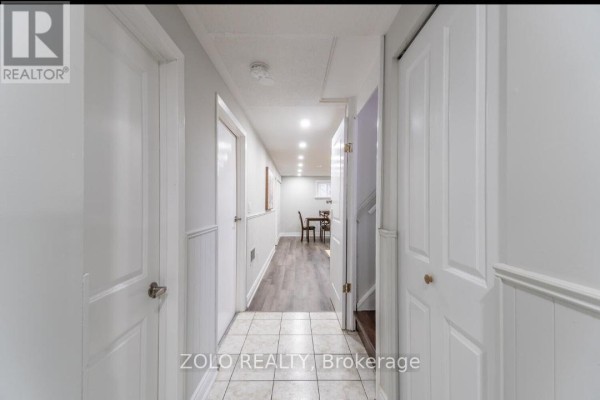 3402 Frobex Court, Mississauga, ON L5C2B5 Photo 4