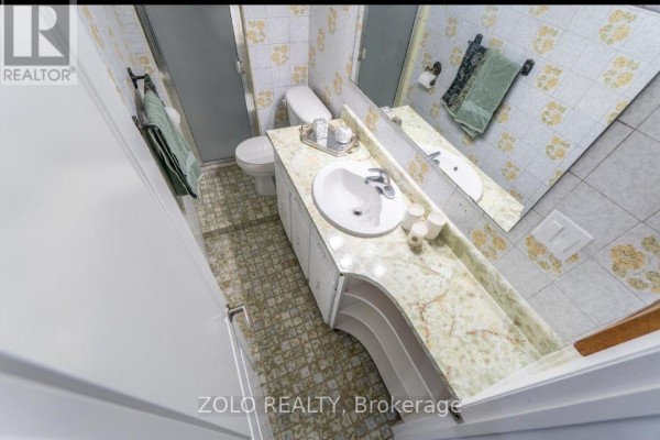 3402 Frobex Court, Mississauga, ON L5C2B5 Photo 5