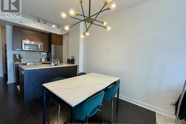 Kitchen - 3406 - 295 Adelaide Street, Toronto, ON M5V0L4 Photo 3