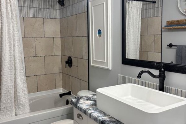 2pc Bathroom - 3407 50b Street Close, Camrose, AB T4V1J8 Photo 4