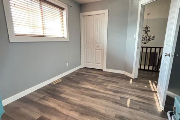 Laundry room - 3407 50b Street Close, Camrose, AB T4V1J8 Photo 5