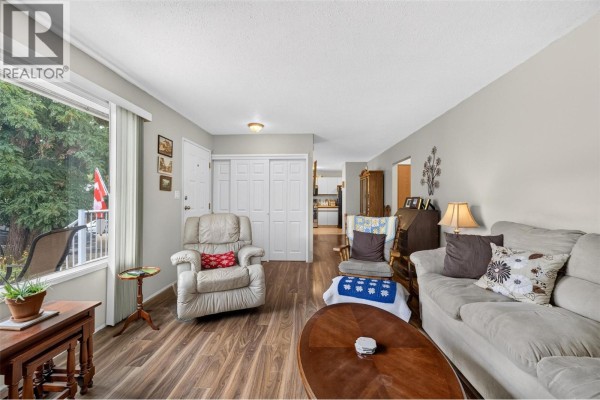Bedroom - 341 2 Street Se, Salmon Arm, BC V1E4H3 Photo 4