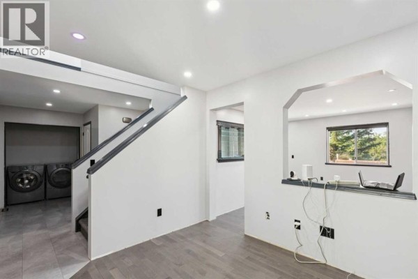 Foyer - 341 Coral Keys Villas Ne, Calgary, AB T3J3L8 Photo 4