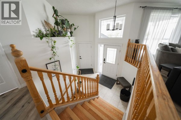 Dining room - 341 Diefenbaker Drive, Fort Mcmurray, AB T9K2K1 Photo 4