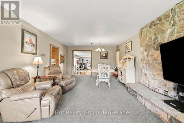Primary Bedroom - 341 Downs Road, Quinte West, ON K8V5P6 Photo 5