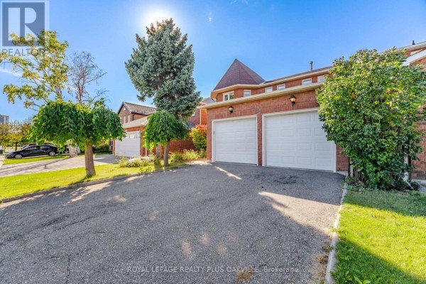 341 Nahani Way, Mississauga, ON, photo 2