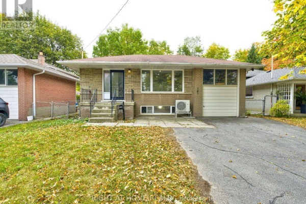 Bathroom - 341 Rathburn Road, Toronto, ON M9B2L9 Photo 2