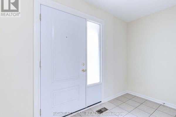 Kitchen - 341 Rathburn Road, Toronto, ON M9B2L9 Photo 4
