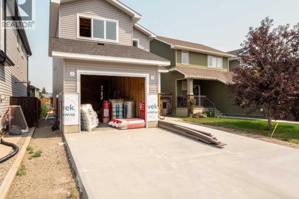 Pantry - 341 Westgate Crescent, Coaldale, AB T1M0E3 Photo 2
