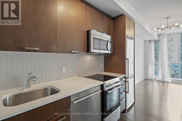 3411 - 295 Adelaide Street W, Toronto, ON M5V0L4 Photo 5