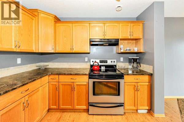 Primary Bedroom - 3413 50a Street Close, Camrose, AB T4V1J8 Photo 4