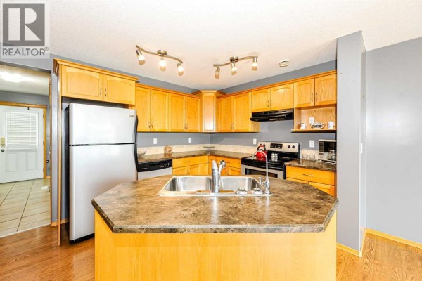 Bedroom - 3413 50a Street Close, Camrose, AB T4V1J8 Photo 5