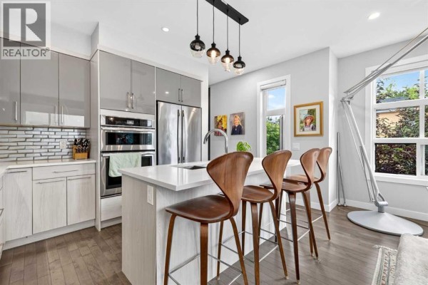 4pc Bathroom - 3414 15 Street Sw, Calgary, AB T2T5S9 Photo 5