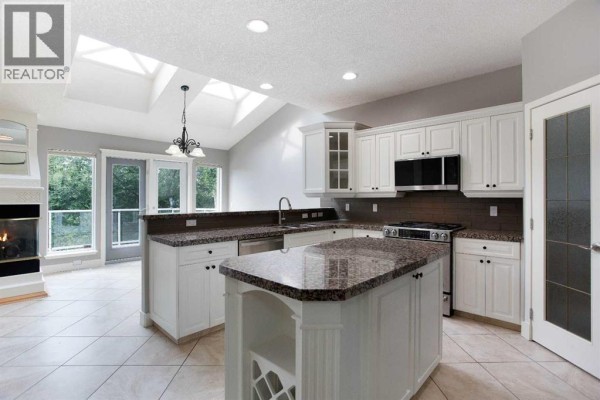 5pc Bathroom - 3414 Douglasdale Boulevard Se, Calgary, AB T2Z3A8 Photo 3