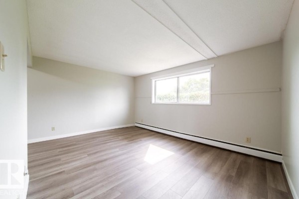 3415 106 Av Nw, Edmonton, AB, photo 3