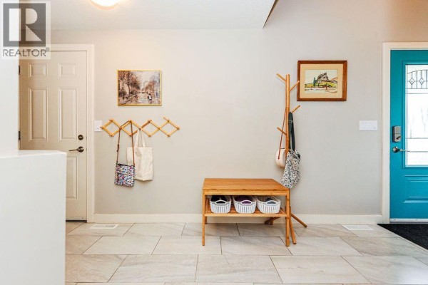 5pc Bathroom - 3419 51 Street, Camrose, AB T4V5J2 Photo 5