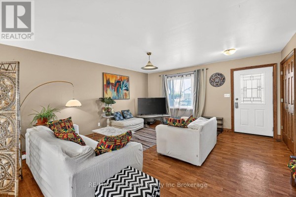 Family room - 342 Glen Meyer Road, Norfolk, ON N0E1G0 Photo 4